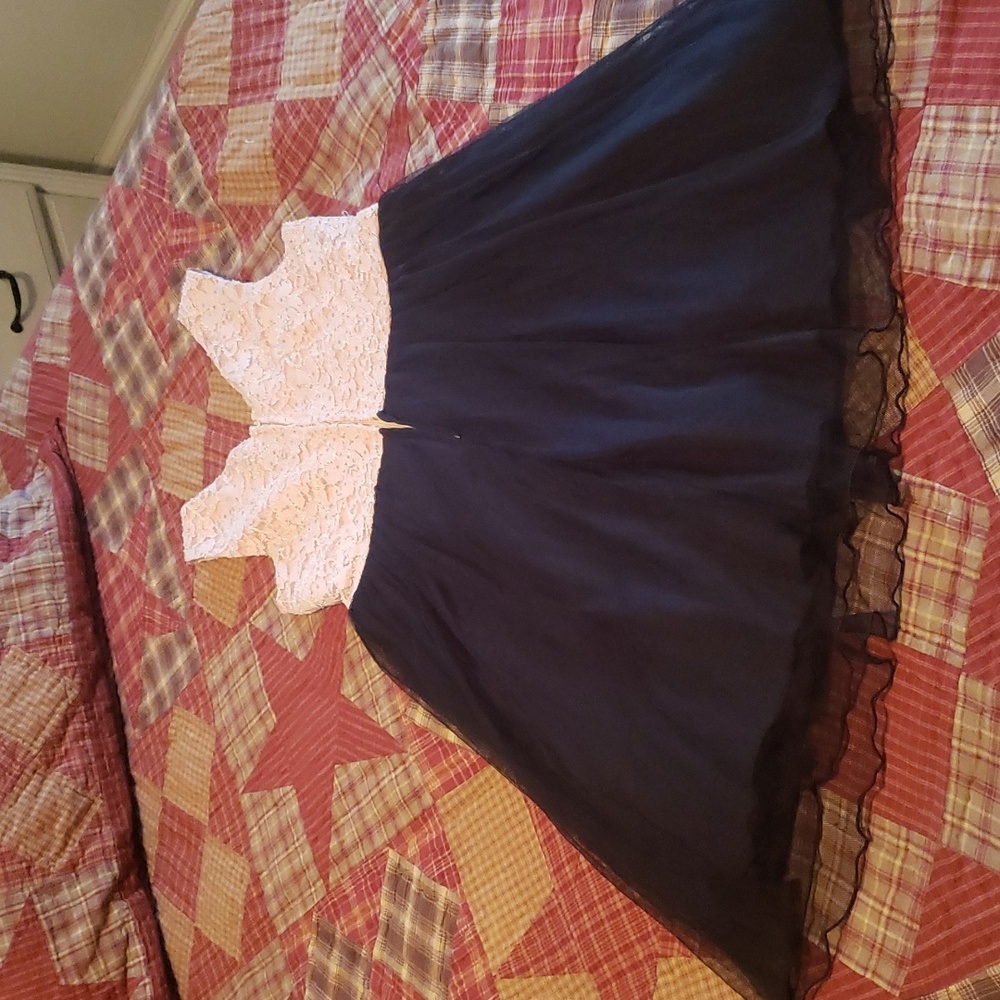 Dress - Picture 5 of 6
